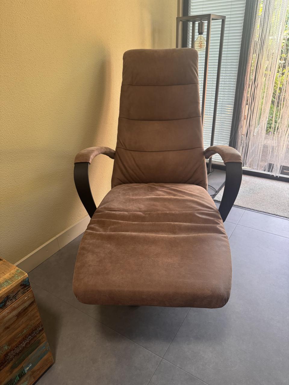 Prominent  Sta-op fauteuil C-100