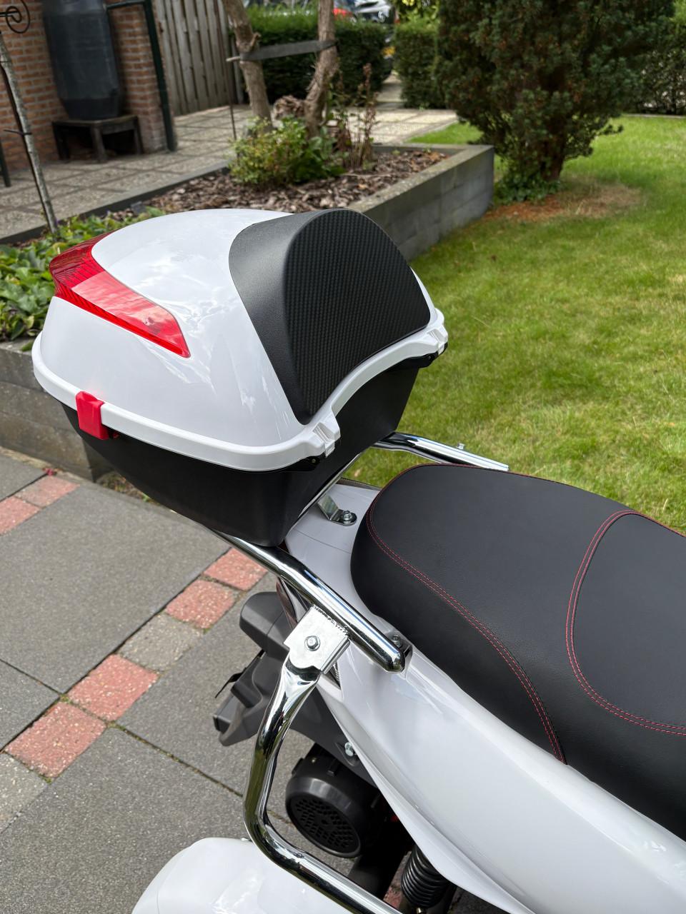 Nieuwe elec scooter 3 wiel iva t3  21 km juli 2026