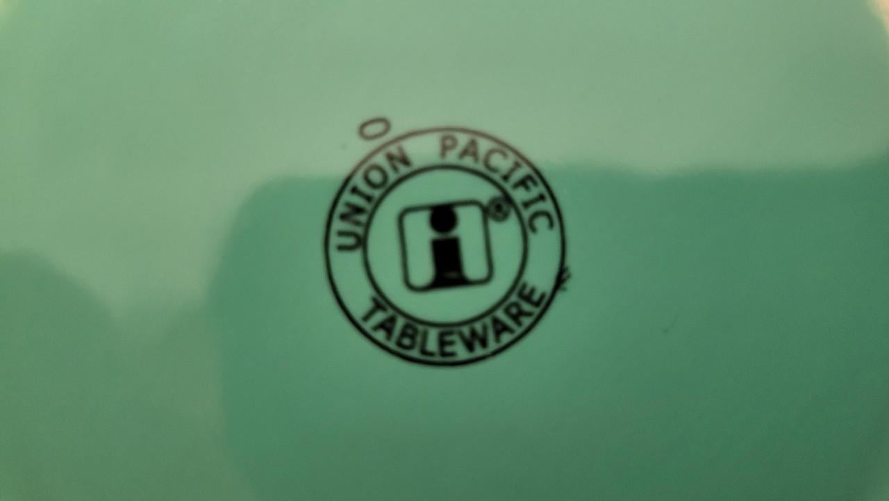 Union Pacific Tableware polkadot suikerpot en melkkan