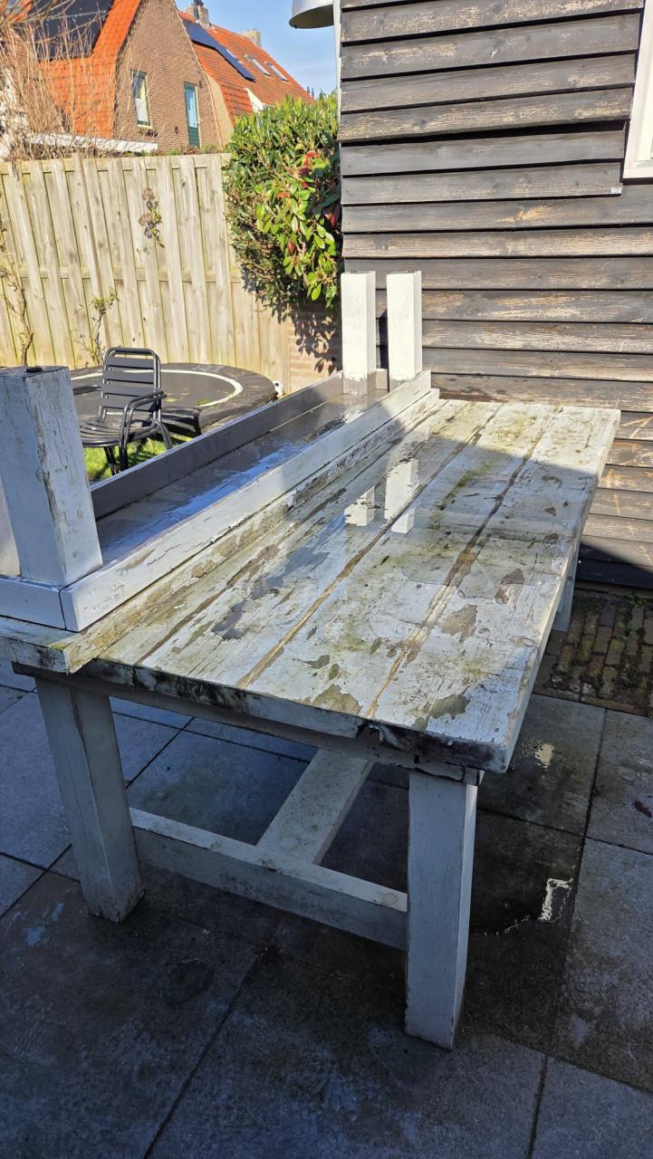 Tuintafel en bank hardhout gratis af te halen