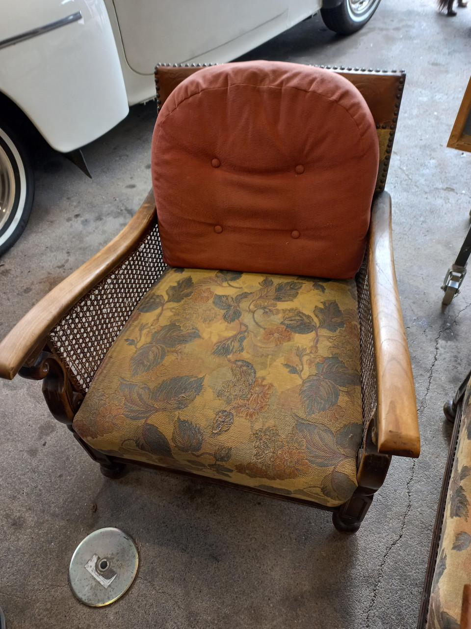 2 antieke stoelen