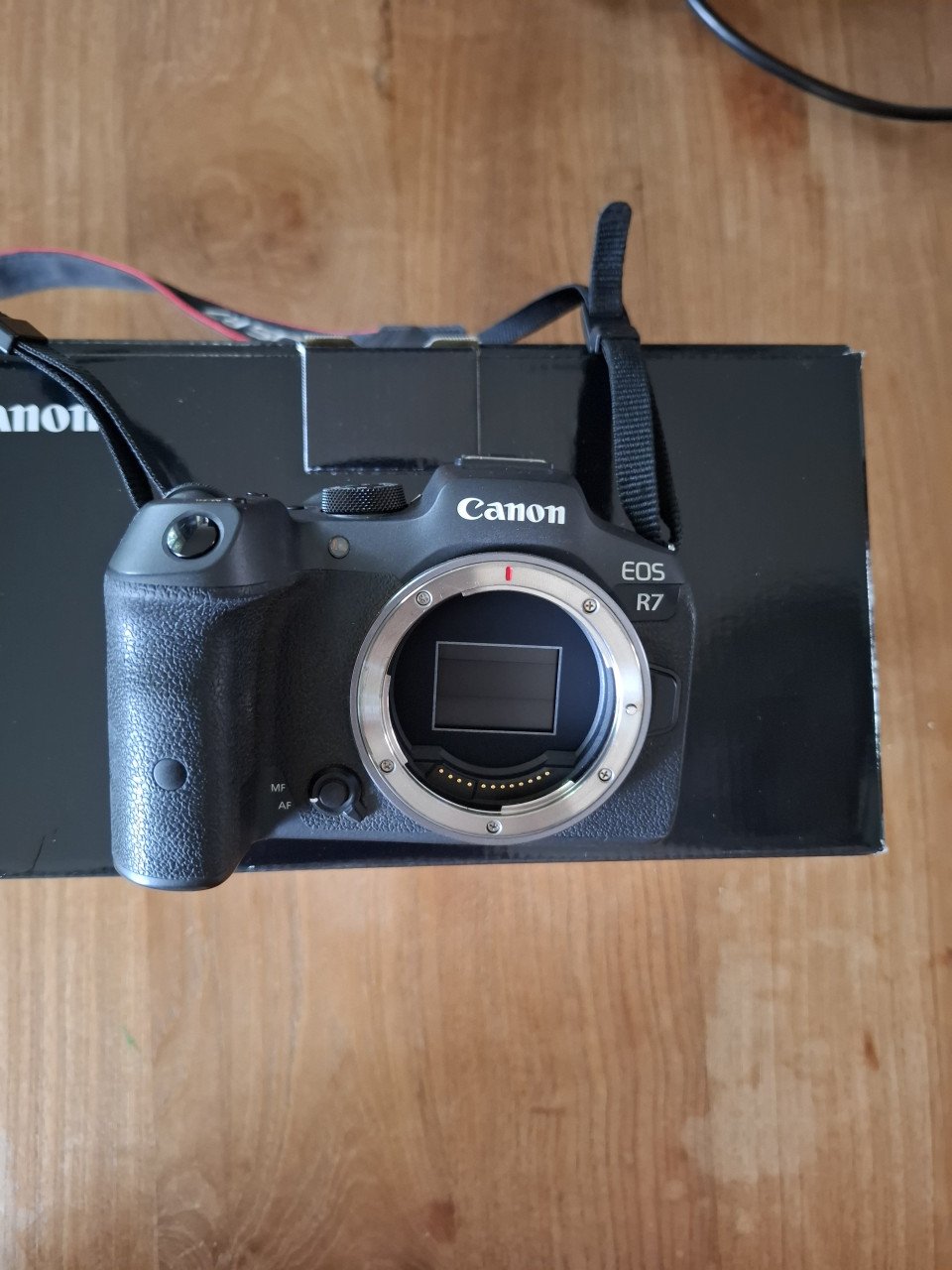 Canon R7 body