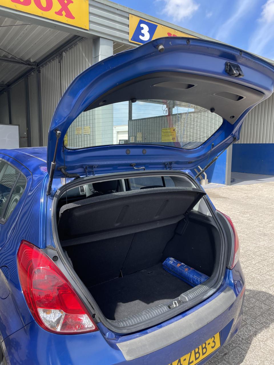 Hyundai i20 1.2| 5-DRS 2012 Blauw - DEFECTE KOPPAKKING