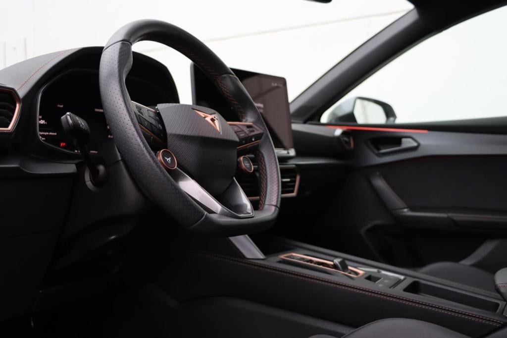 Cupra Leon 1.5 tsi e-hybrid business 204pk dsg6 | soh 100% |