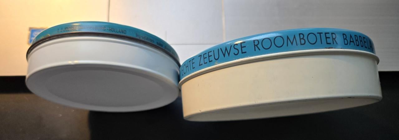 2 ronde blikken van L.J. Joosse Echte Zeeuwse roomboterbabbelaars