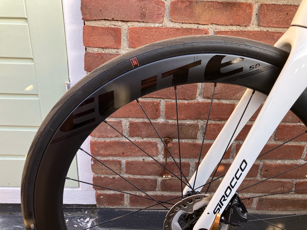 Sirocco Aero Racefiets - Ultegra di2 - carbon velgen en stuur