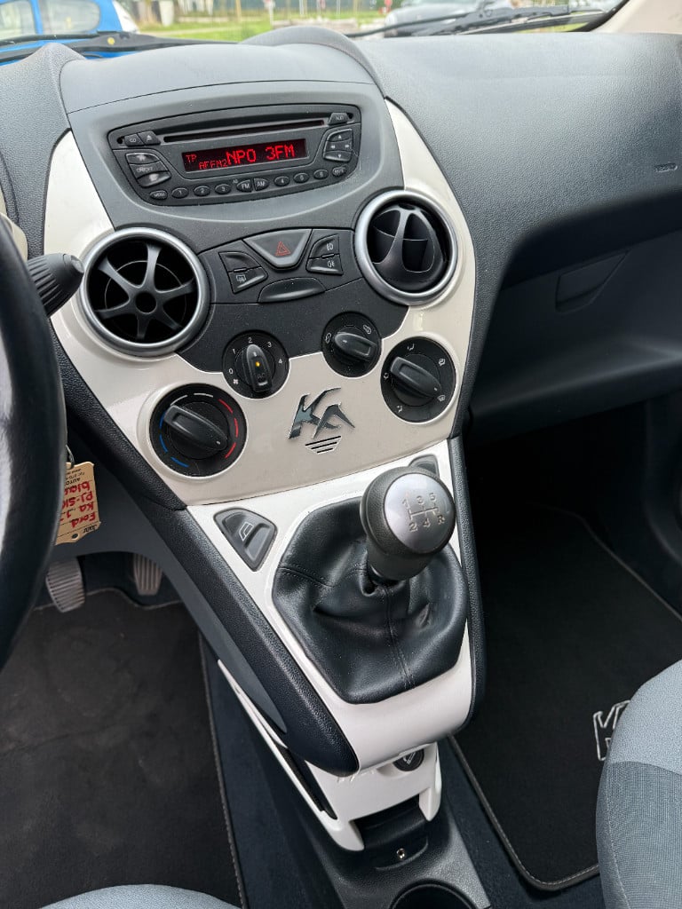 Ford KA 1.2 - titanium x - airco