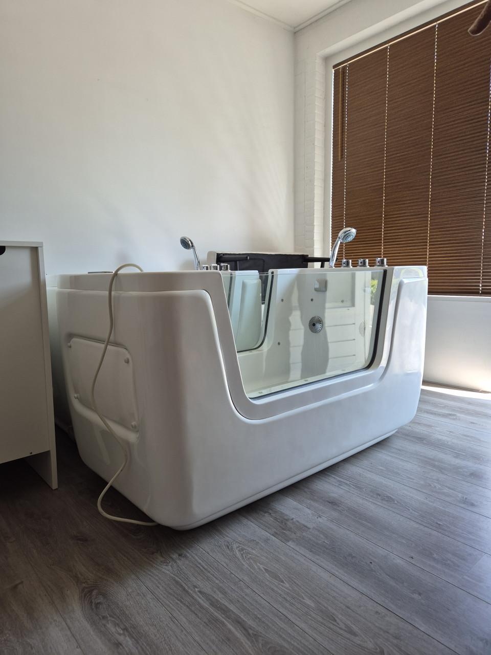 Volledige inboedel babyspa ter overname