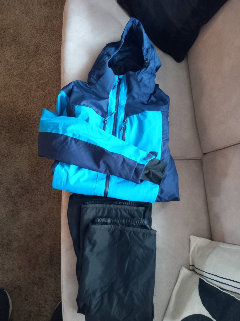 Te koop nieuw ski pak maat 52 54