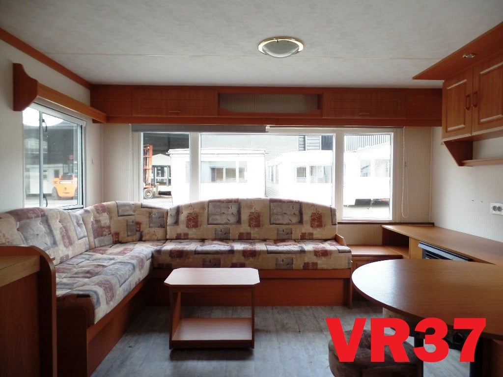 Goed onderhouden Arronbrook stacaravans met gezellig interieur en 2 slk
