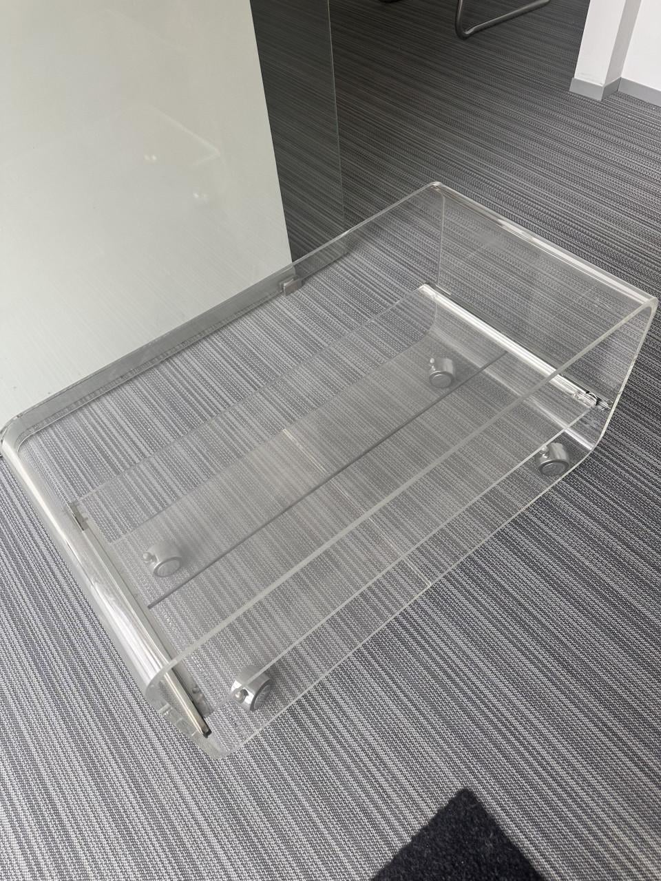 Trolley / salontafel op wielen