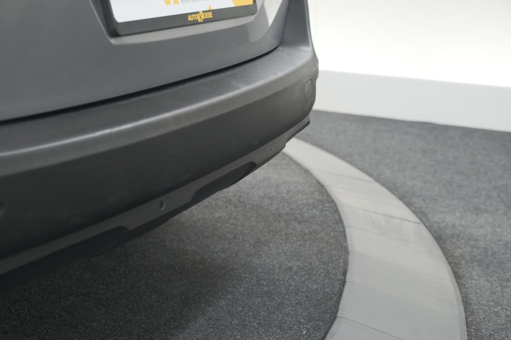 Peugeot 5008 puretech 130 eat8 active pack | 7 zitplaatsen | camera | apple