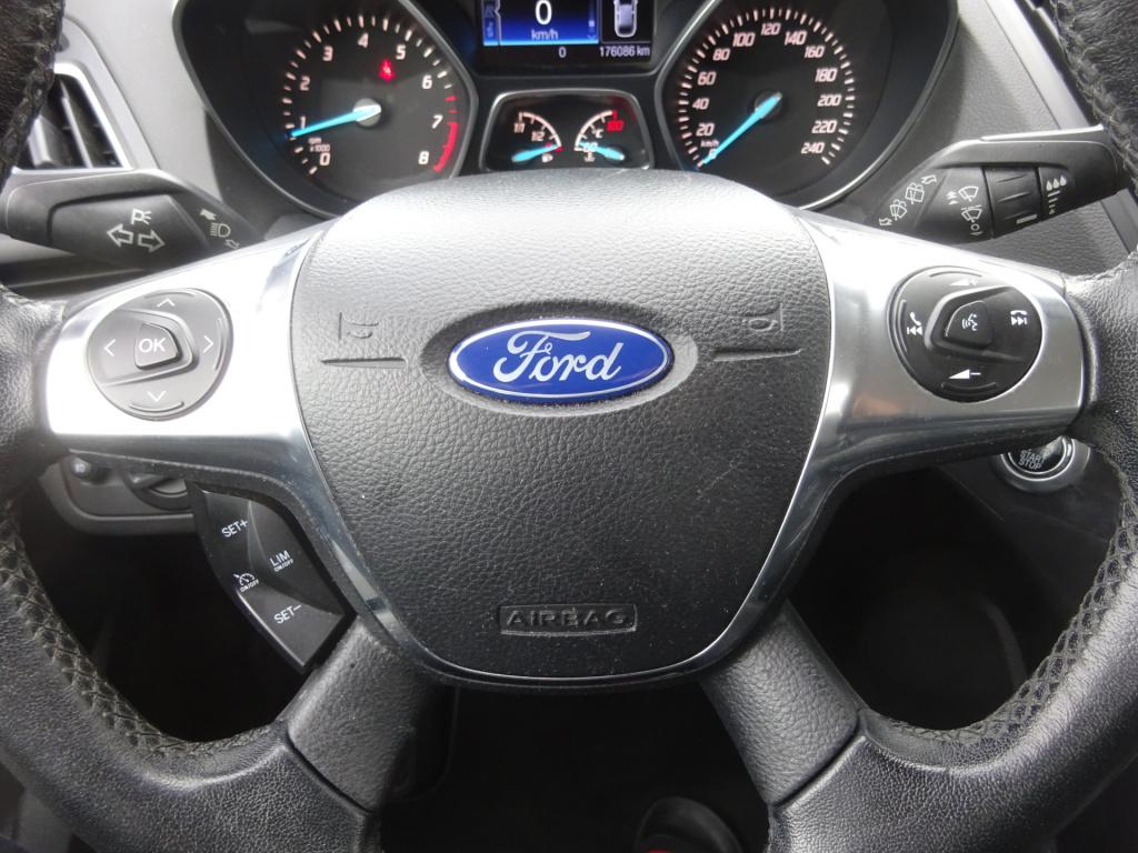 Ford Kuga 1.5 titanium climate / navi / cruise / camera / parkeers. / stoel