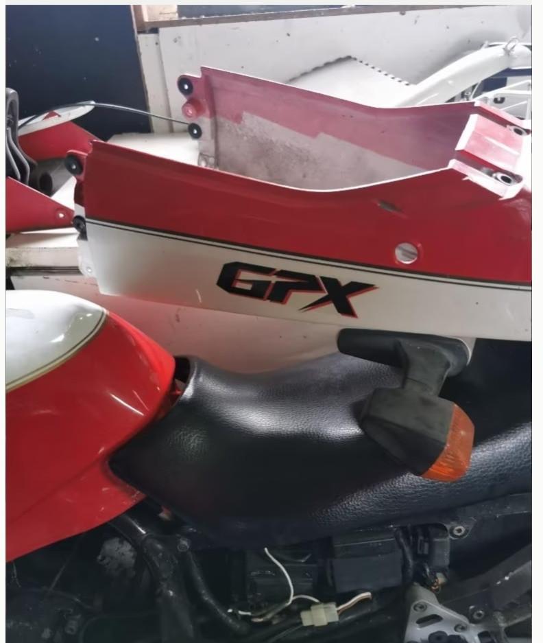 Kawasaki gpx 750