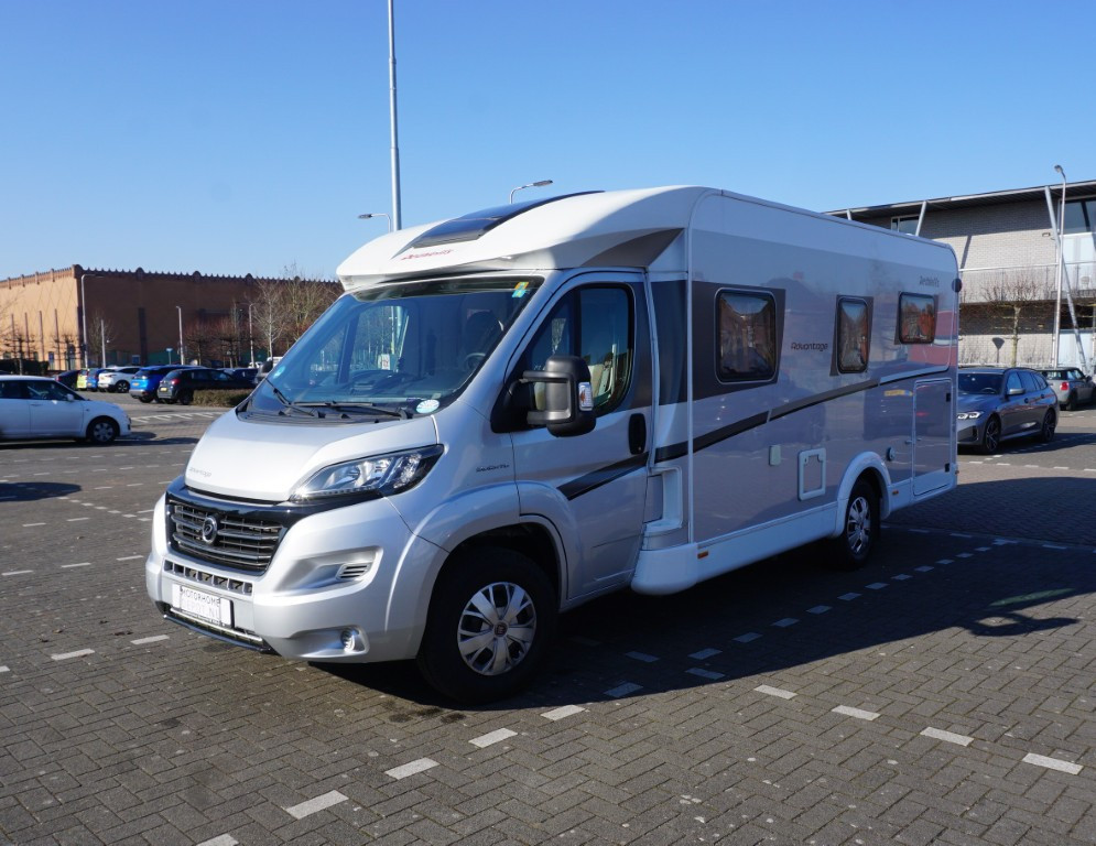 Dethleffs Advantage T 6611 Automaat 2018 met 76.000 in nieuwstaat!