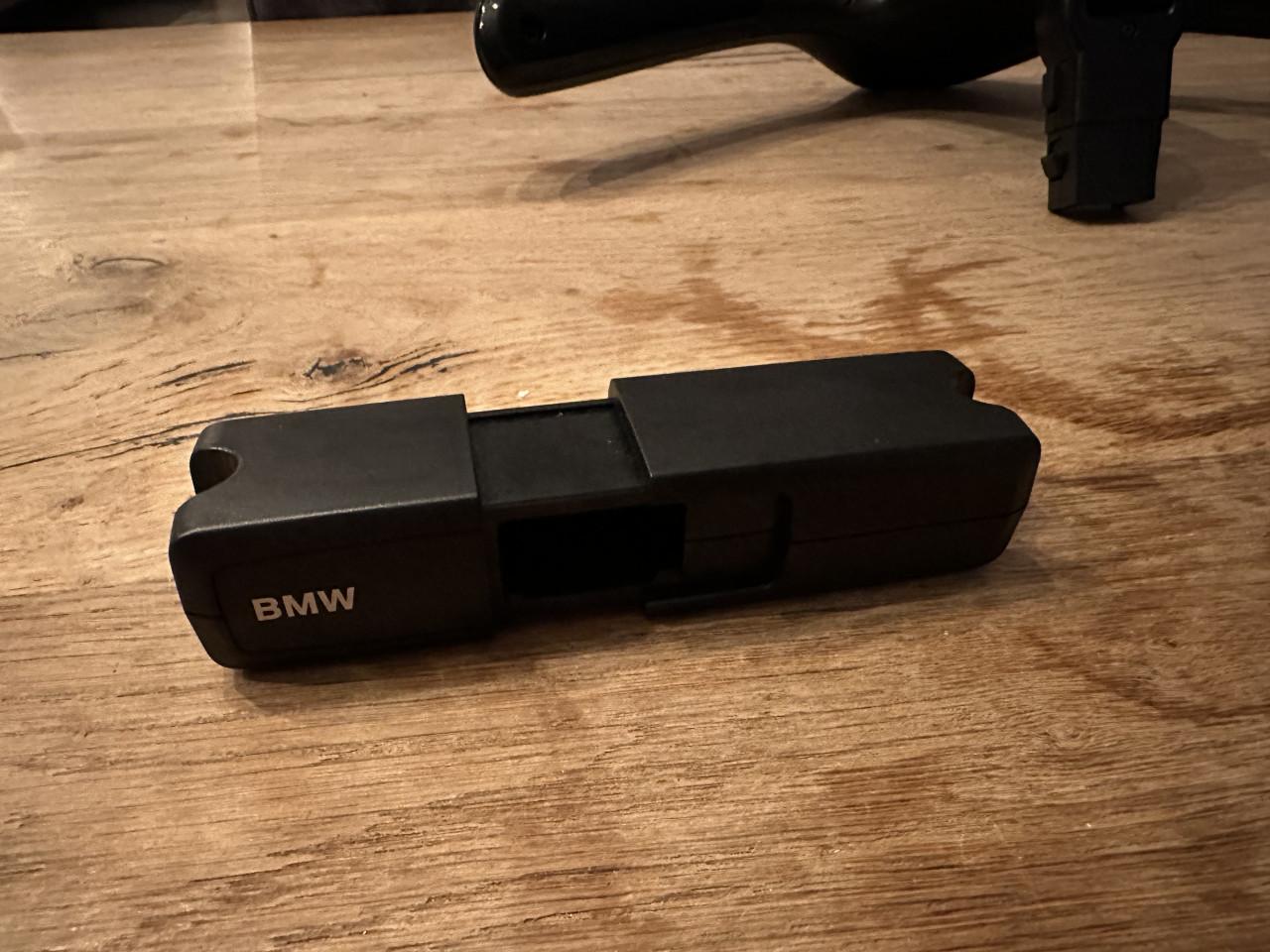 BMW Comfort & travel basishouder + kledinghanger