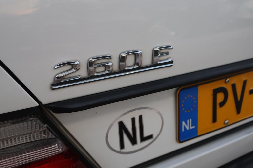 Mercedes-Benz 200 200-500 (w124) 260 e l 6 cilinder l nederlandse auto l bo