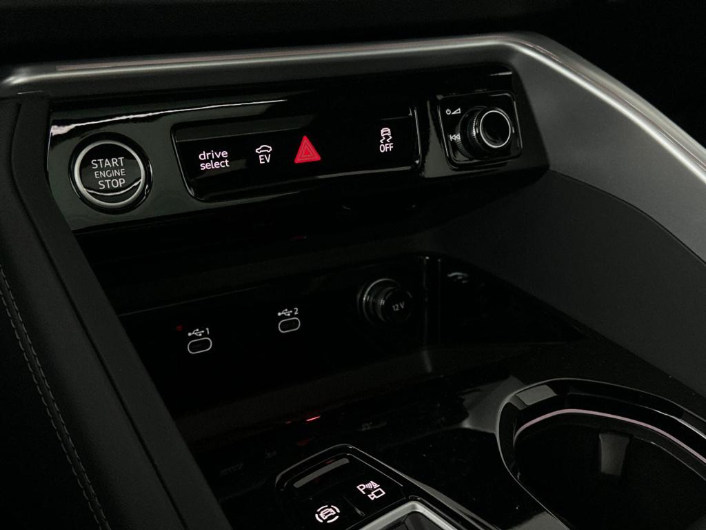 Audi Q5 sportback s edition e-hybrid 220 kw / 299 pk sportback 7 ver
