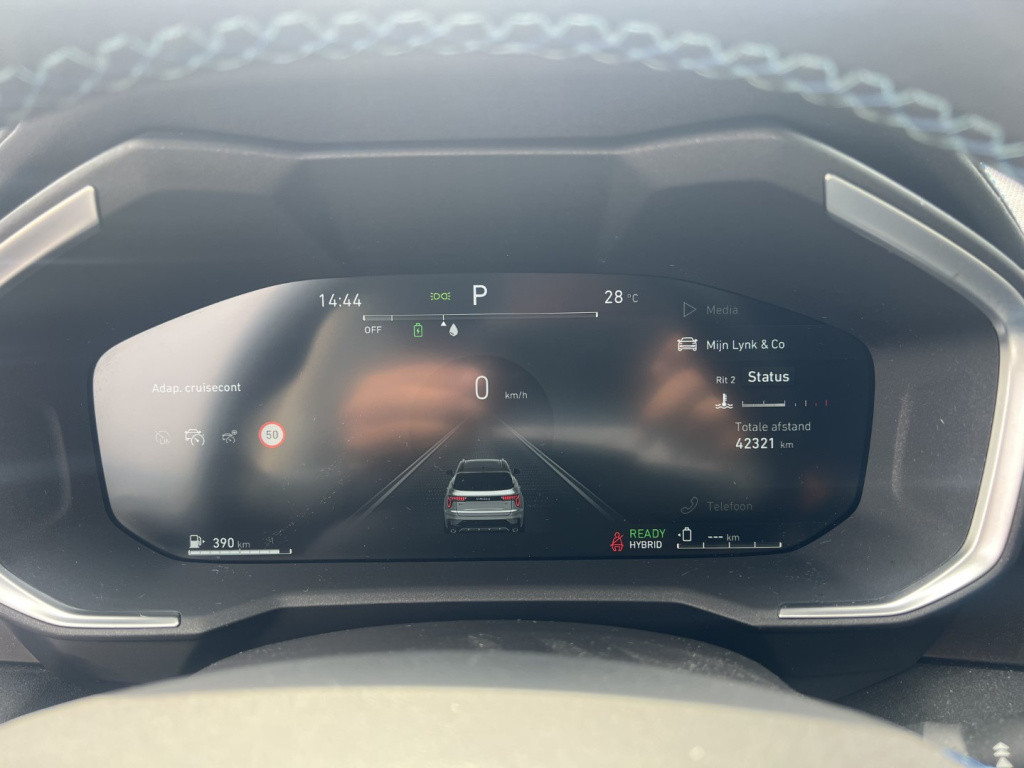Lynk & Co 01 1.5 261pk plug in hybrid , panodak , 360 gr camera, adaptive c