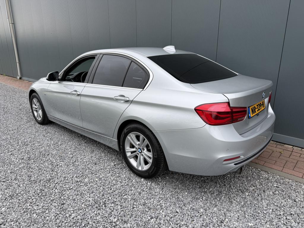 BMW 3-serie 318i automaat executive sportline sedan