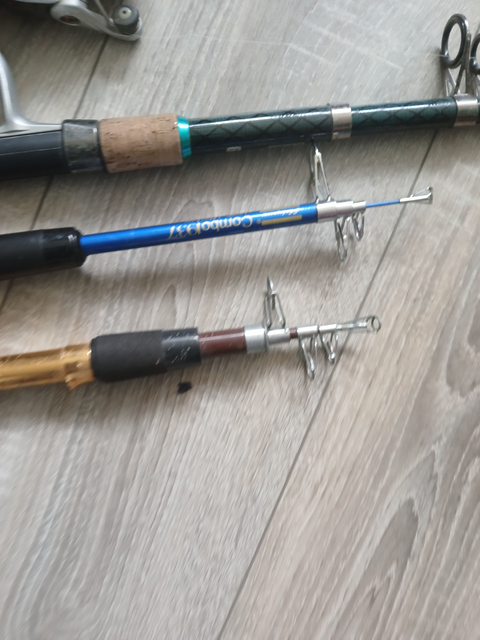 Te koop nog goede telescoop hengeltjes 2 met molentjes