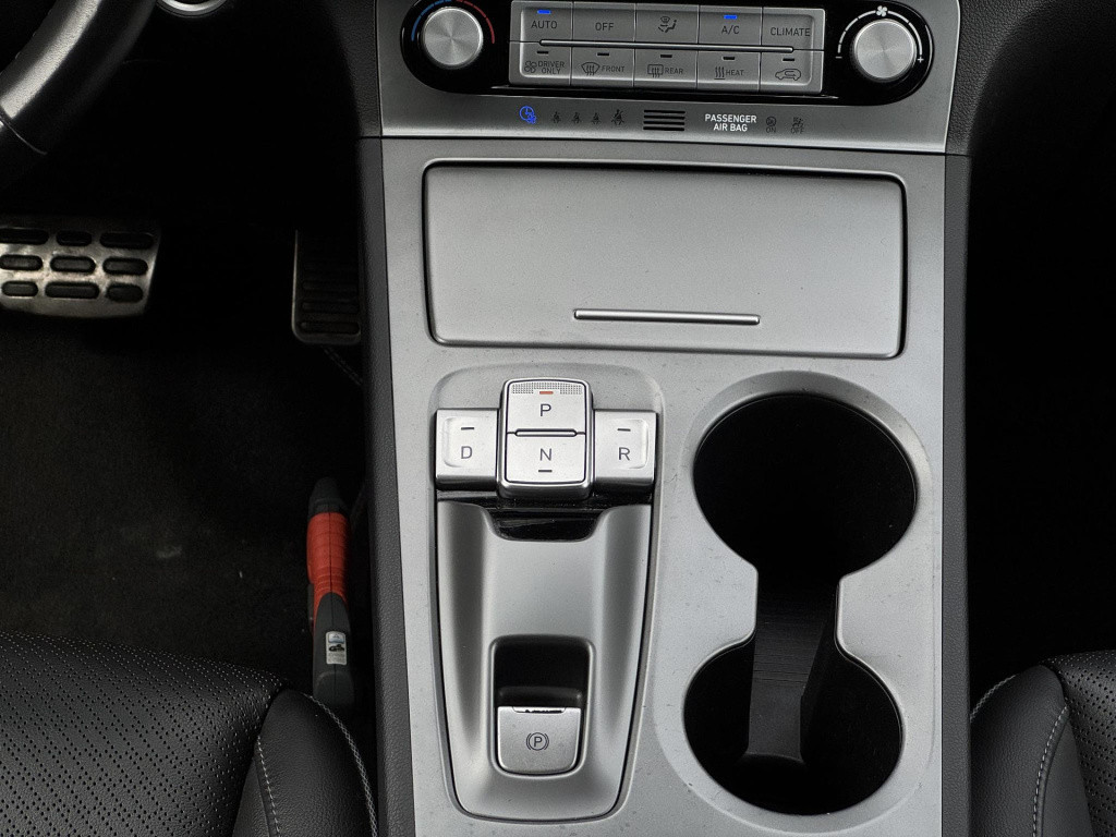 Hyundai Kona ev premium 64 kwh 3-fase lader | schuif-/kanteldak | navigatie