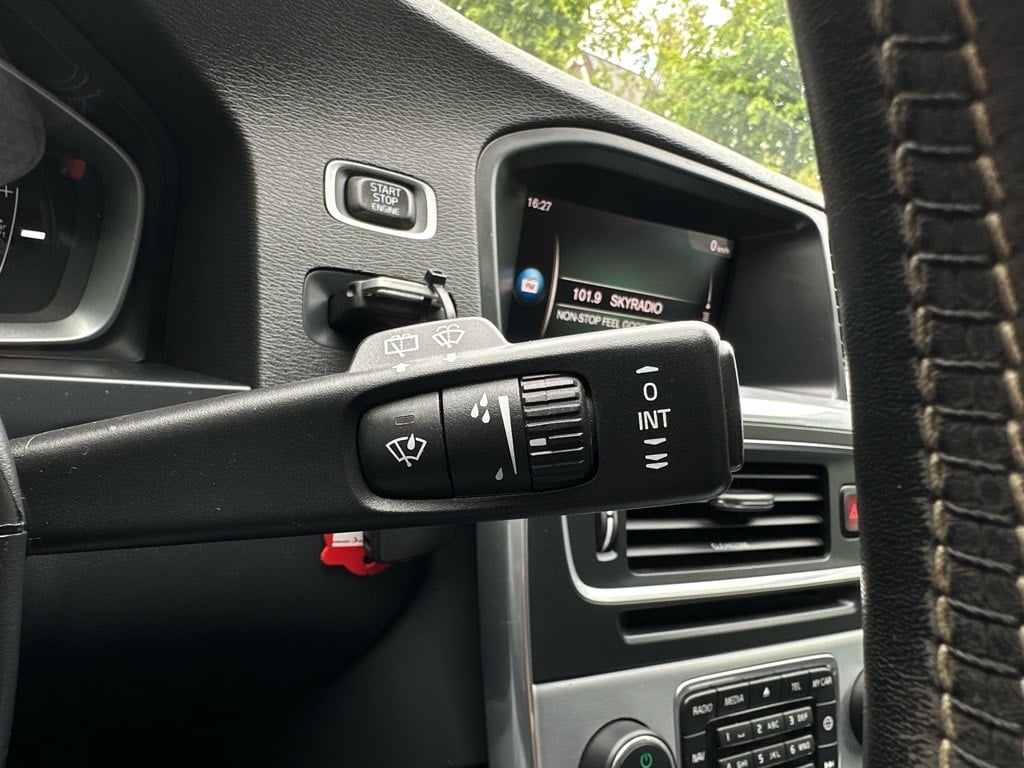 Volvo V60 2.0 t3 summum // 66.000km // dealeronderhouden //
