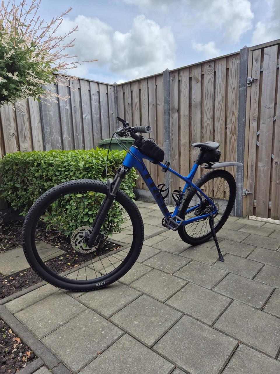 Trek X Caliber 8 incl. accessoires en onderhoudsmiddelen