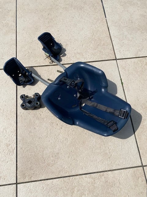Bobike voorzit stoeltje  met bevestiging in goede staat