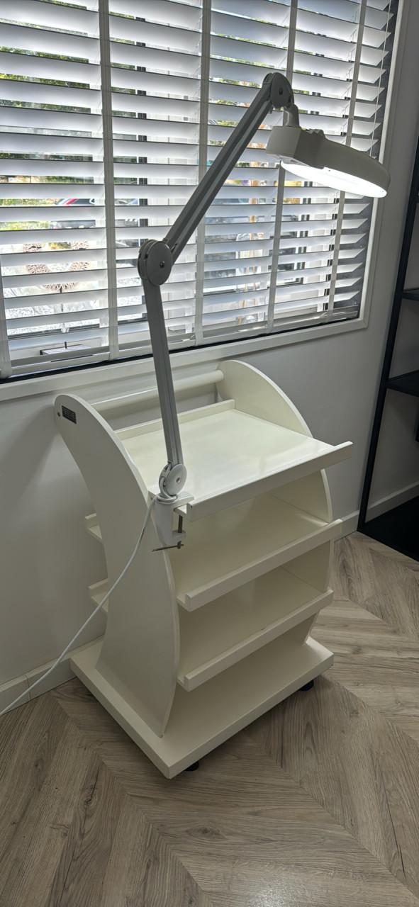 Roltafel beautysalon