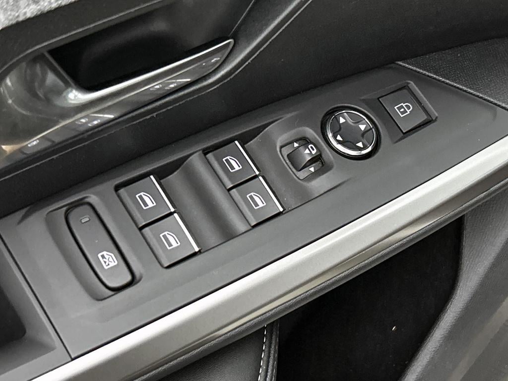 Peugeot 3008 1.2 hybrid 145 gt | rijklaar |