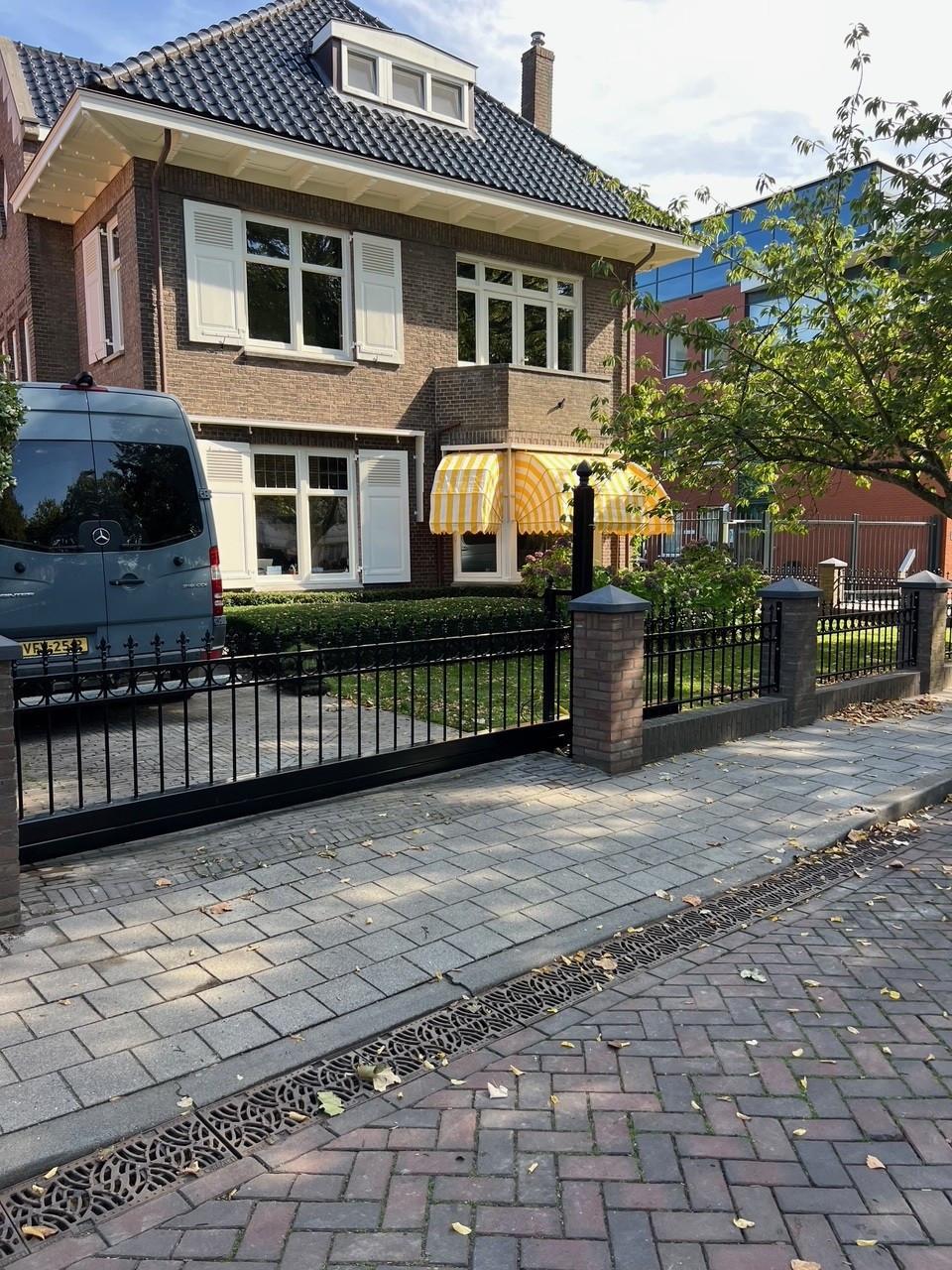 Maatwerk in: Schuifpoorten - Inrijpoorten - Tuinpoorten en Hekwerken.