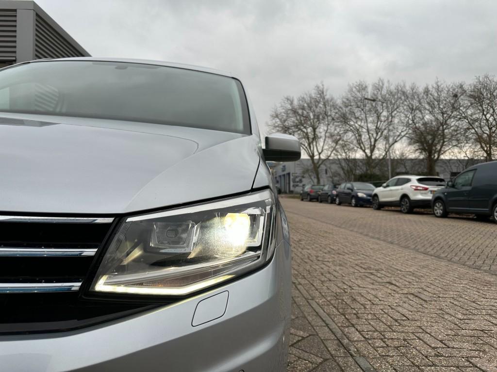 Volkswagen Caddy 1.4 tsi highline 5-pers. led camera trekhaak navi