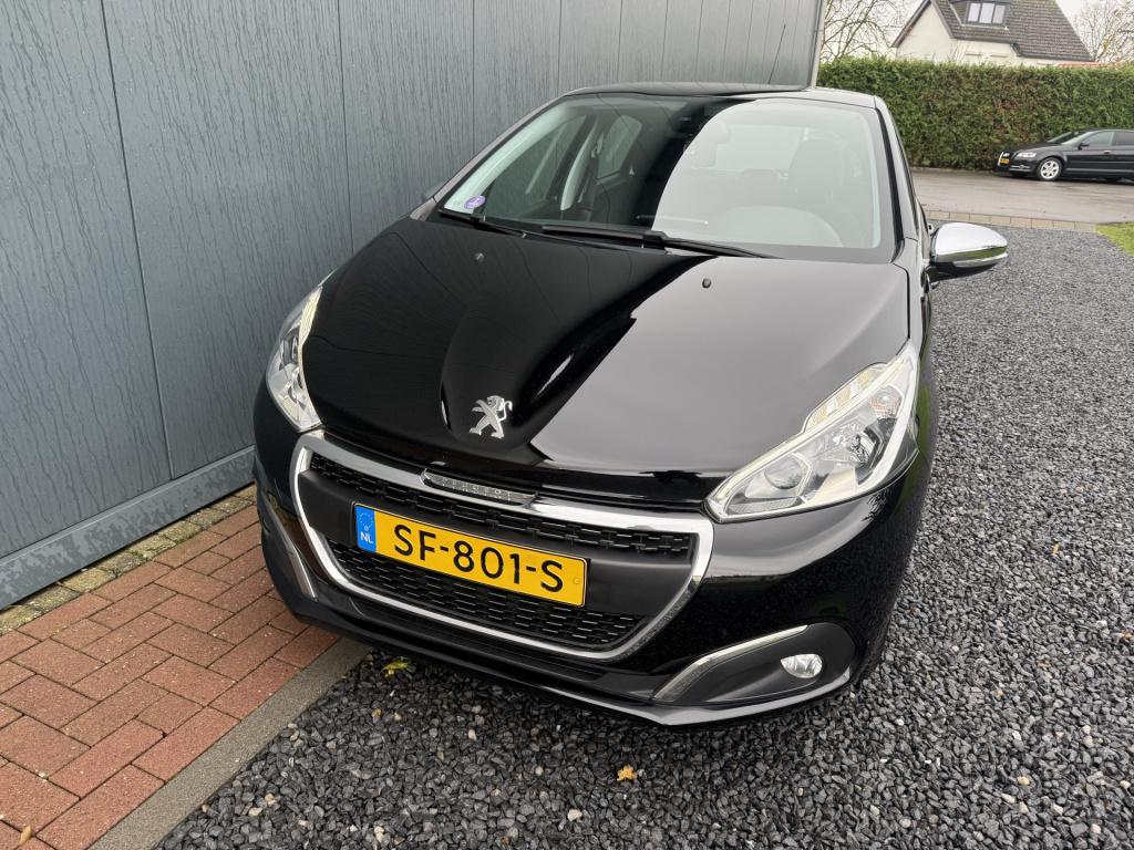 Peugeot 208 1.2 puretech blue lease executive 5-drs