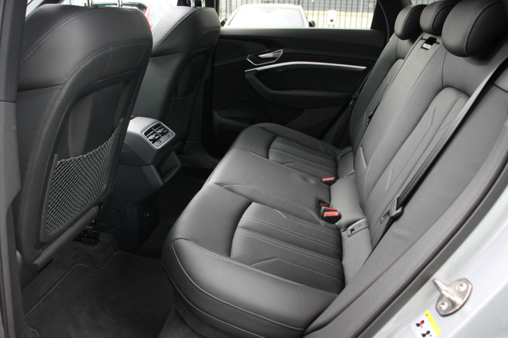 Audi E-tron 50 quattro s edition 71 kwh | s-line | leder | pano. dak | trek