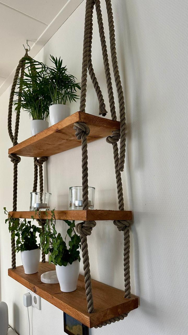 Hangplanken met geknoopt touw