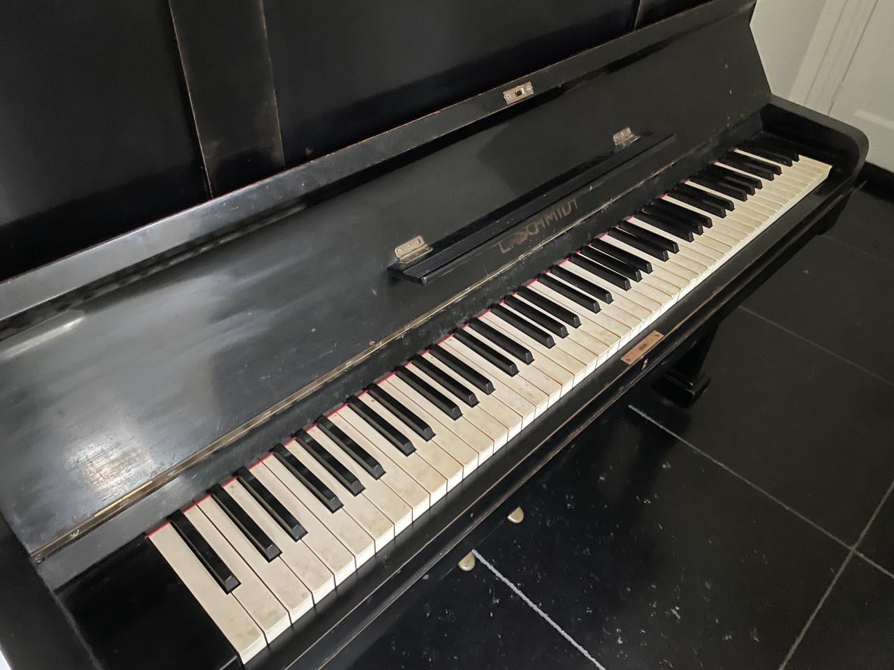Antieke piano