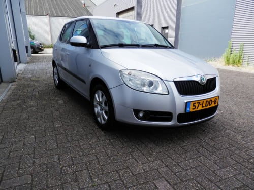 Auto Garant Biedt Aan: Skoda Fabia 1.4 16v Sprint