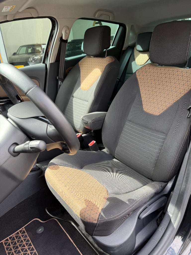 Renault Clio 0.9 - sportief - full option!