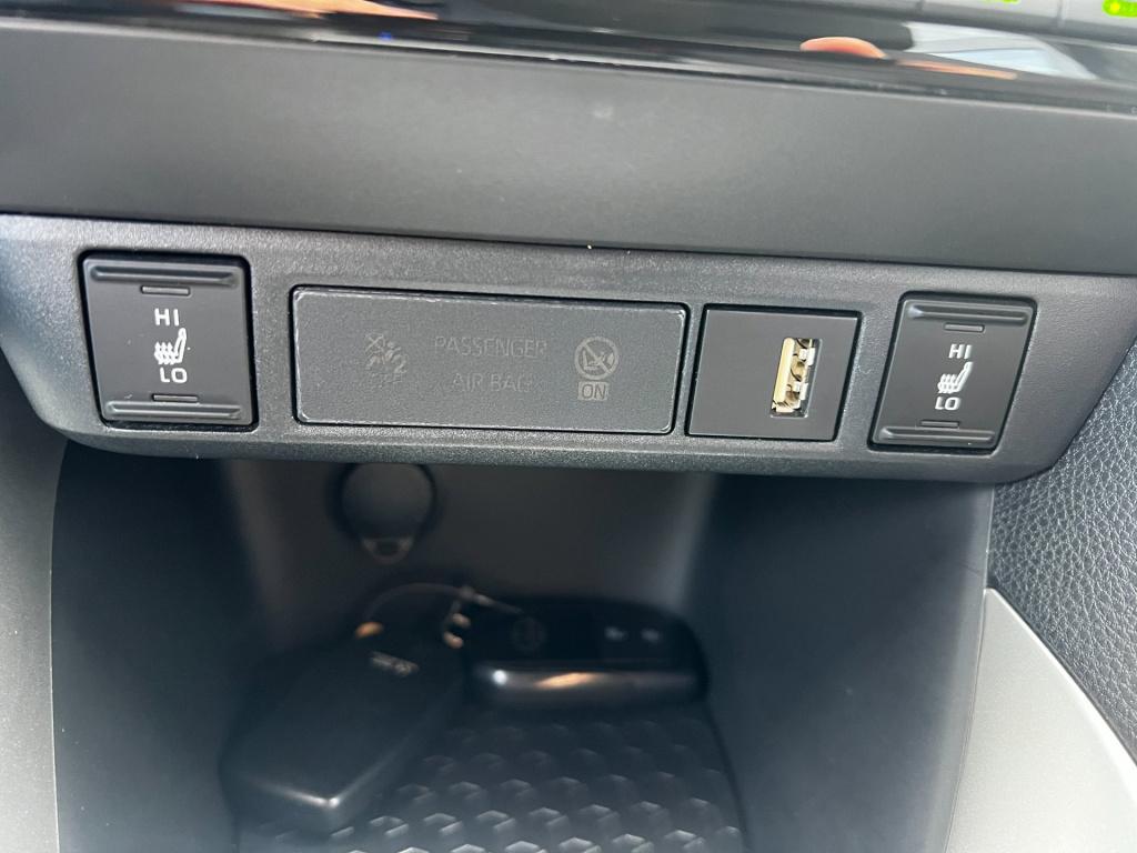 Toyota Yaris 1.5 hybrid dynamic line, camera, carplay, navi enz..
