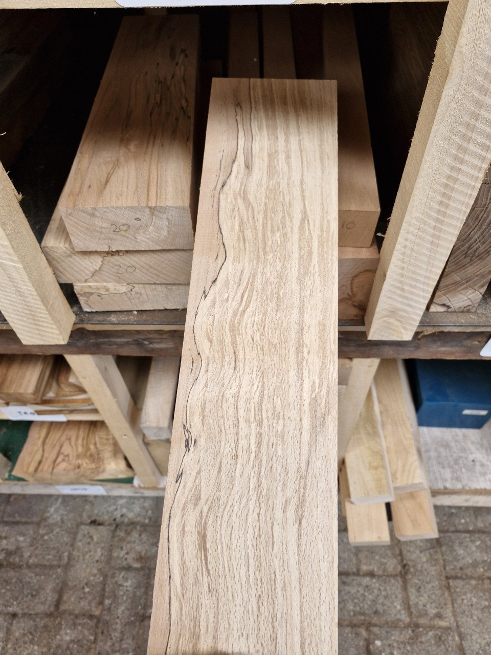 Meubel en draaihout veel hout soorten