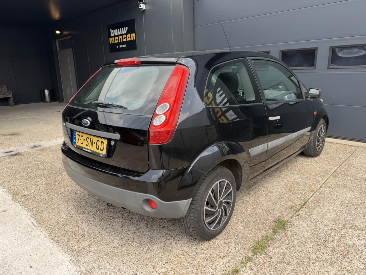 Ford Fiësta 1.3 Style 8V 3DR 2006 Zwart Airco Apk Nap