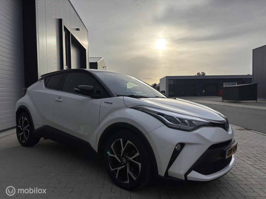 Toyota C-hr 1.8 hybrid bi-tone