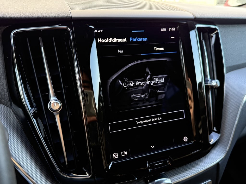 Volvo XC60 t8 455pk recharge plus dark| panodak| adap.cruise| trekhaak| ca