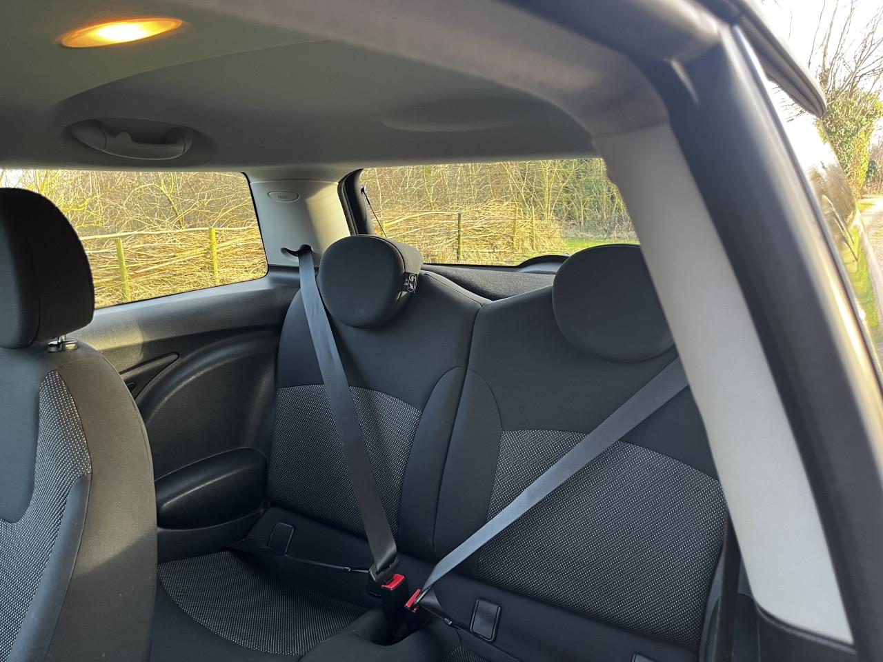 Mini Cooper | Lage Km Stand | Volledig onderhouden | Nieuwe APK |