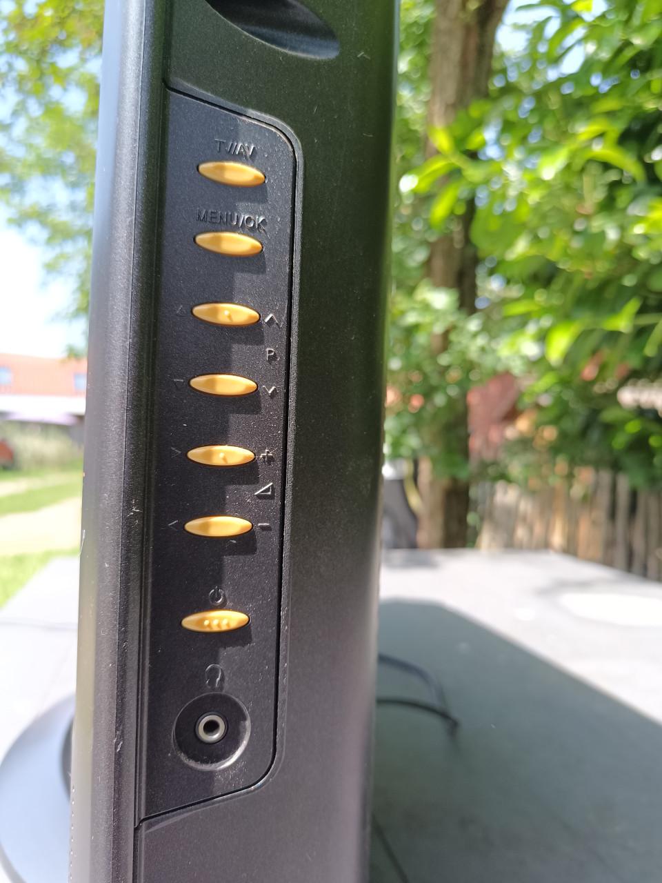 JVC televisie 26 inch – geen Hdmi – geen afstandsbediening