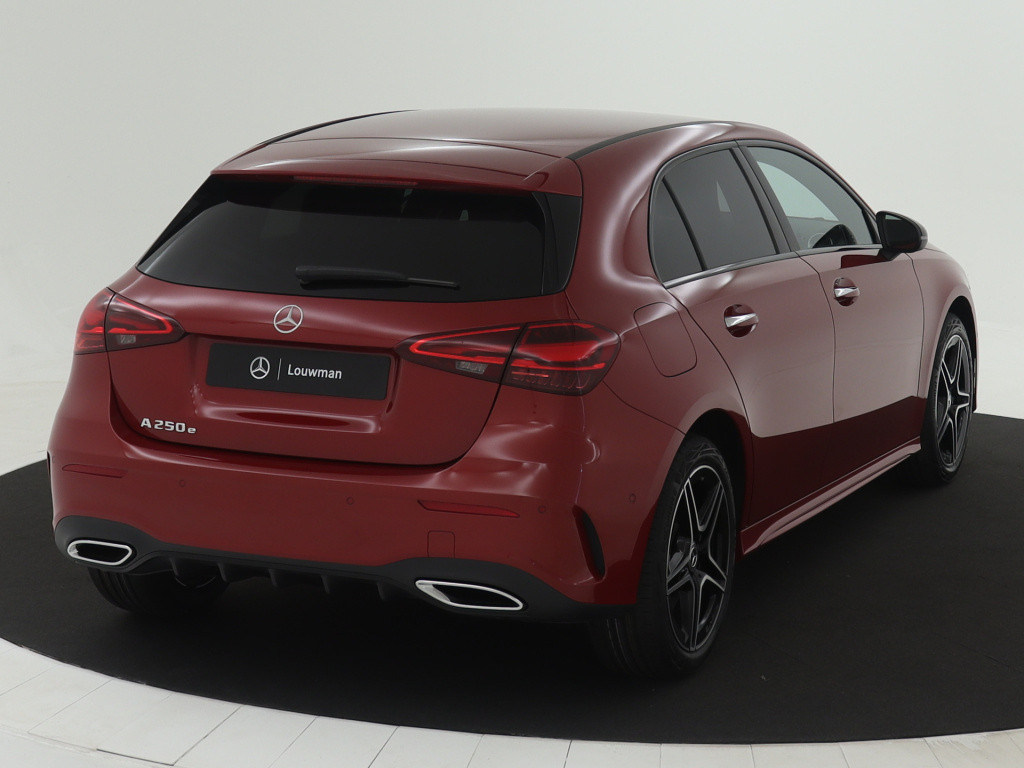 Mercedes-Benz A-Klasse 250 e amg line | premium pack | nightpakket | draadl