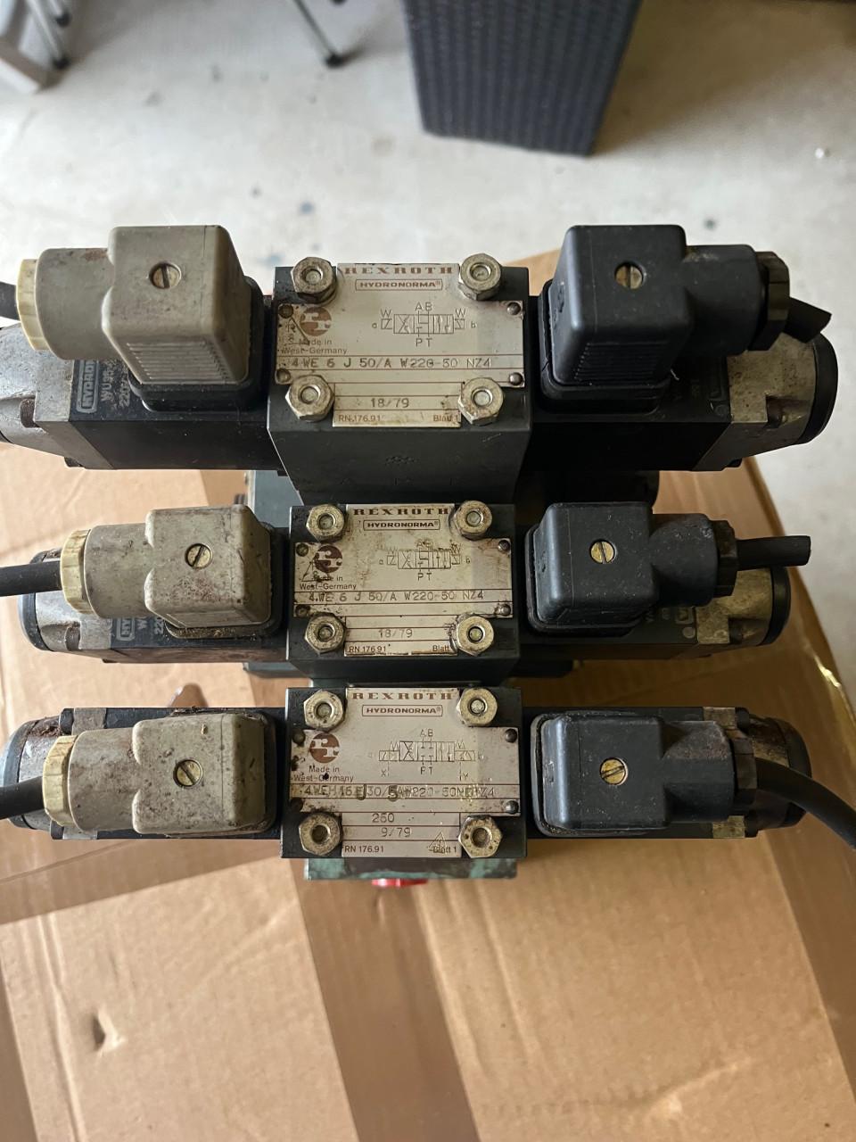 TE KOOP: Diverse hydraulische ventielen