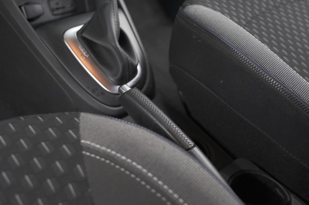 Renault Captur tce 120 edc intens | camera | dodehoekdetectie | navigatie |