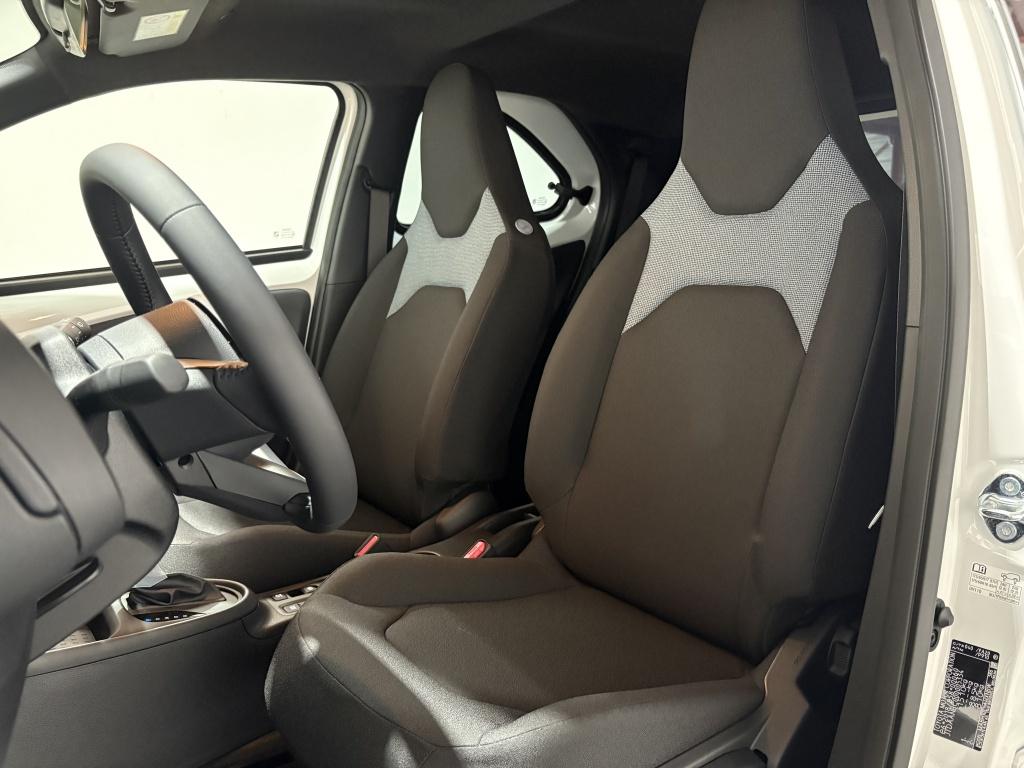 Toyota Aygo x 15 hydrid play | black & white |